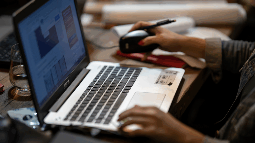 What is an influencer marketing platform